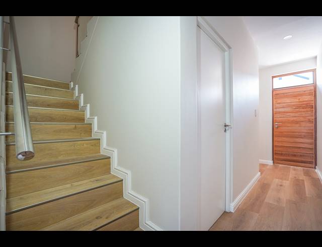 2 BEDROOM TOWNHOUSE FOR SALE IN SANDOWN